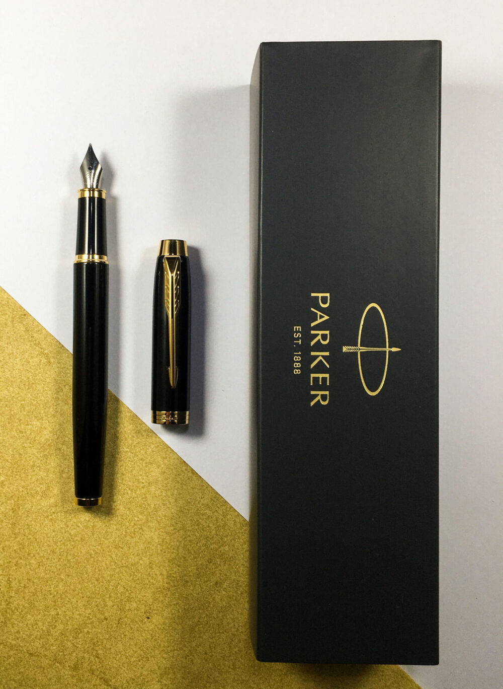 Parker IM Black Lacquer with Gold Trim Fountain Pen - LIFE PEN COMPANY